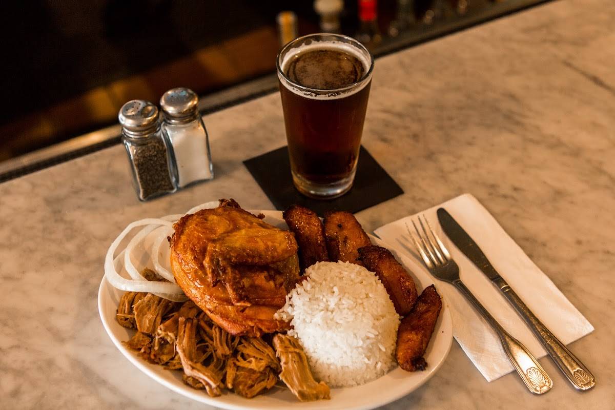 Versailles Cuban Food- Venice Blvd restaurant in Los Angeles - photo 2