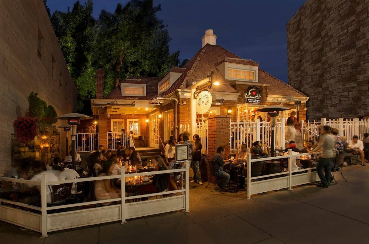 Urth Caffe Beverly Hills restaurant in Beverly Hills - photo 5