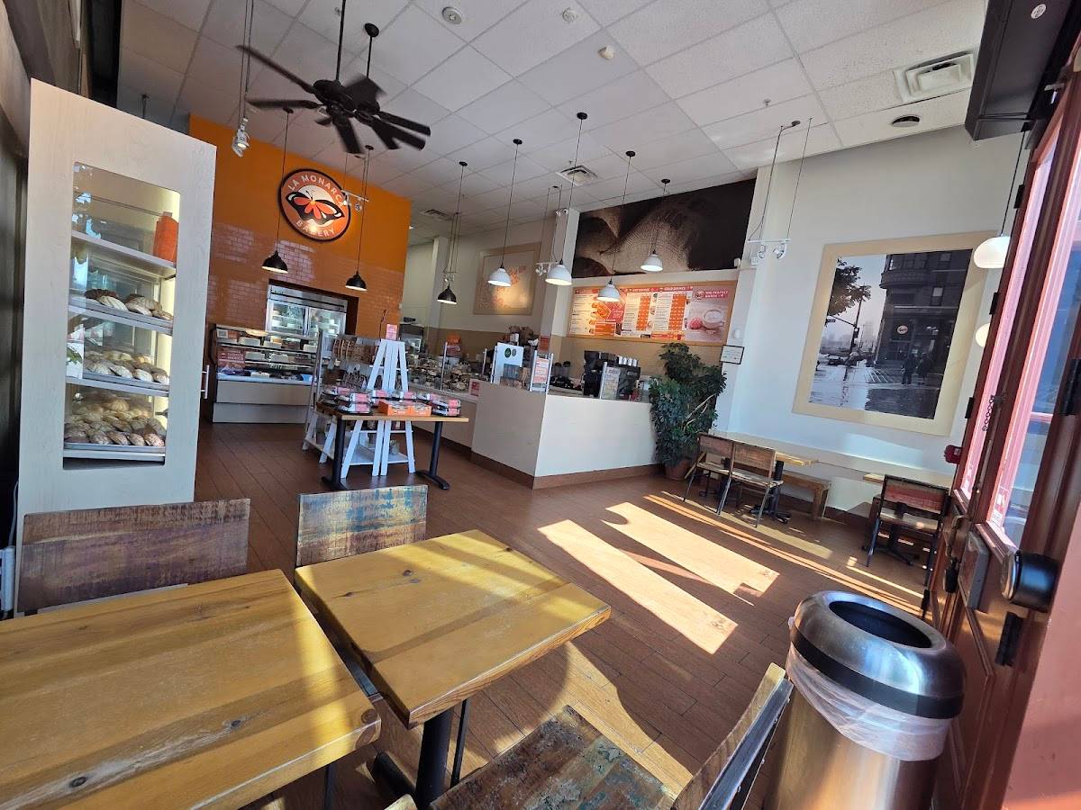 La Monarca Bakery & Cafe restaurant in Los Angeles - photo 4
