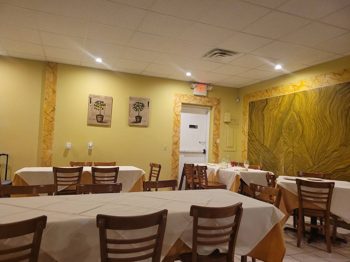 The Lemon Tree restaurant in Houston - photo 4
