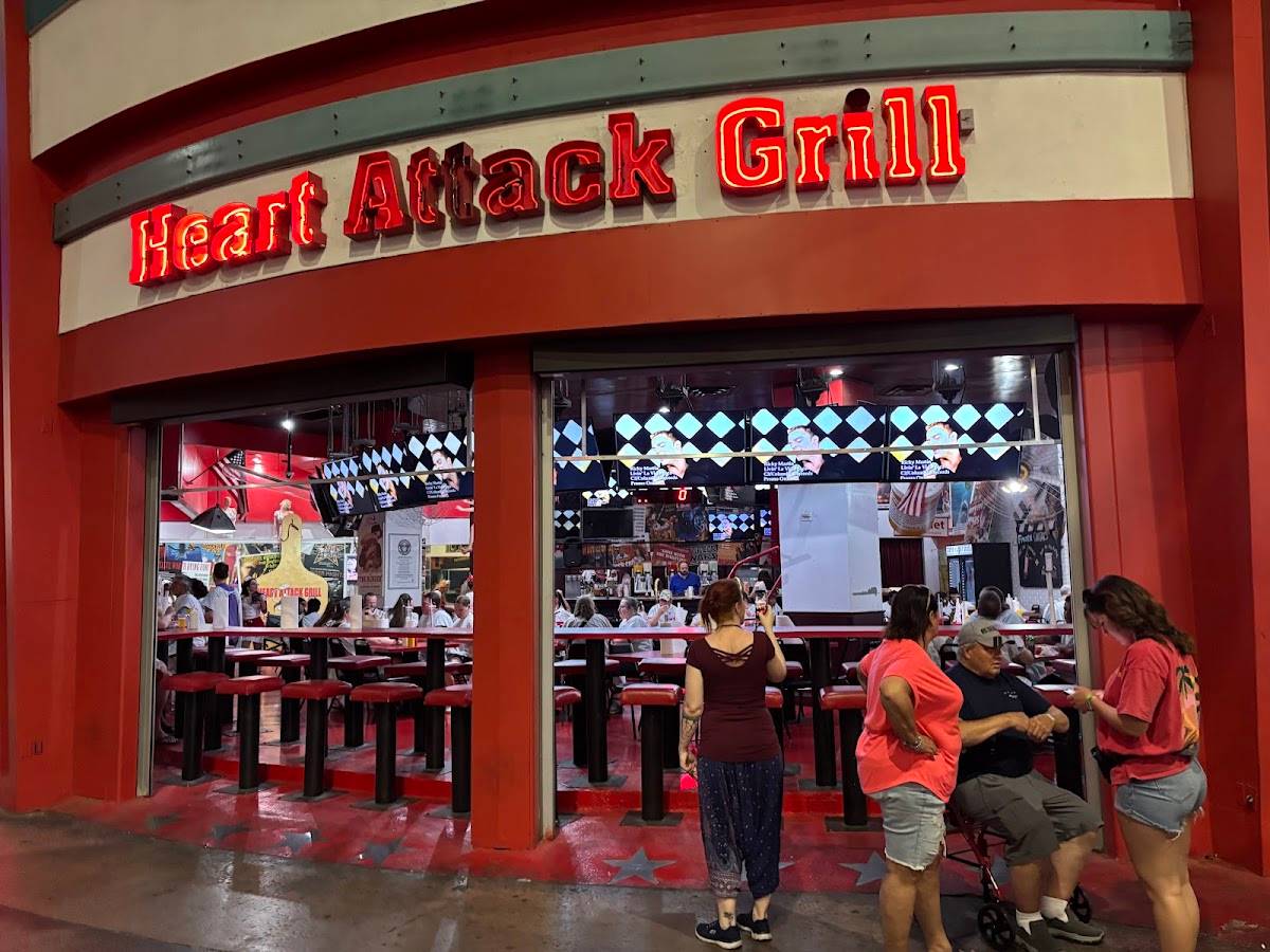 Heart Attack Grill restaurant in Las Vegas - photo 5