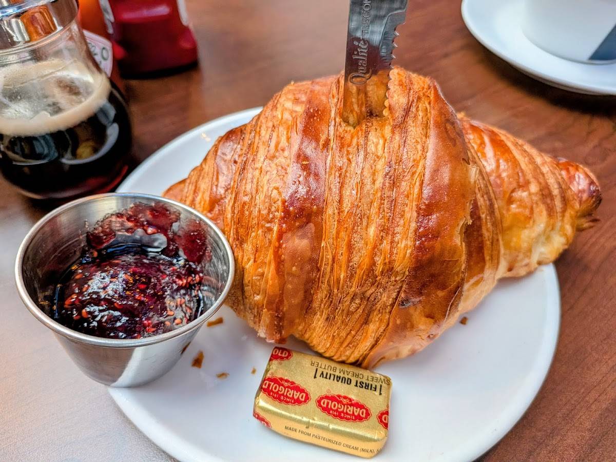 Cafe Laurent restaurant in Los Angeles - photo 4