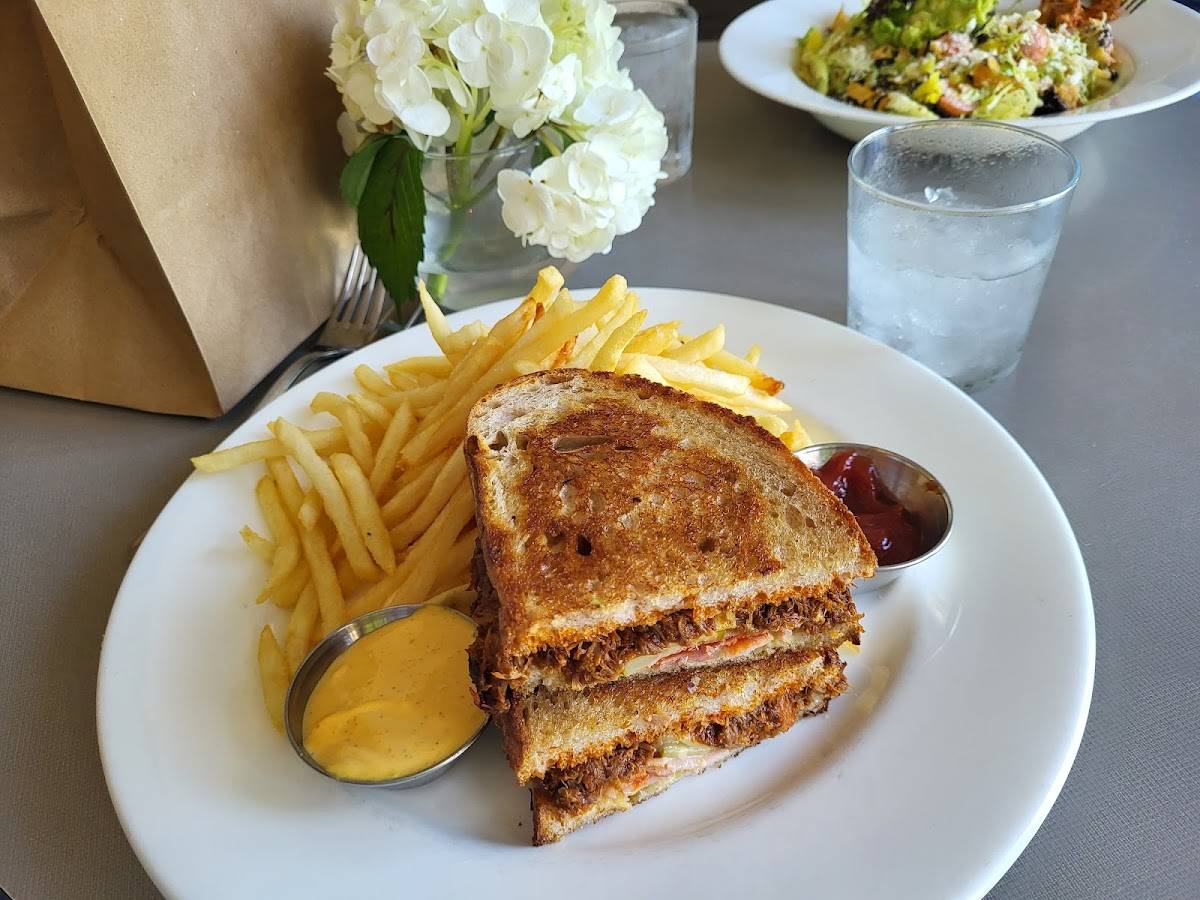 Tiny's No. 5 restaurant in Houston - photo 2