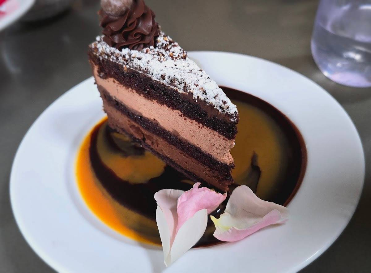 Extraordinary Desserts restaurant in San Diego - photo 2