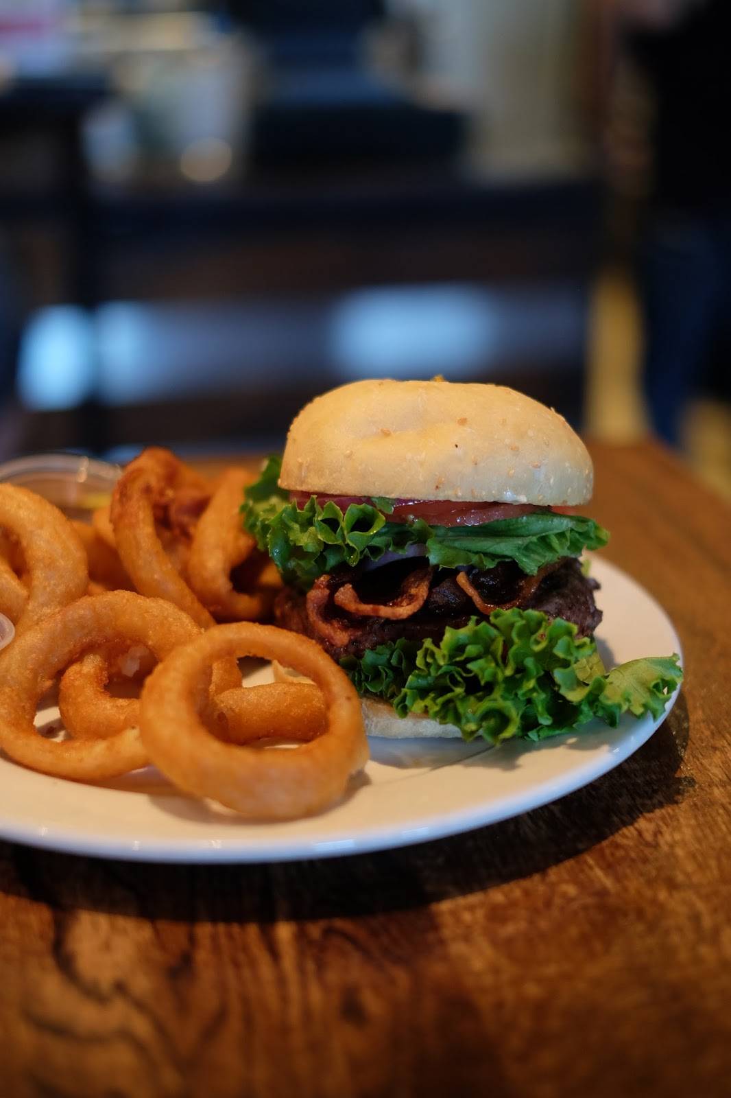 Burgers and Brew restaurant in Sacramento - photo 2
