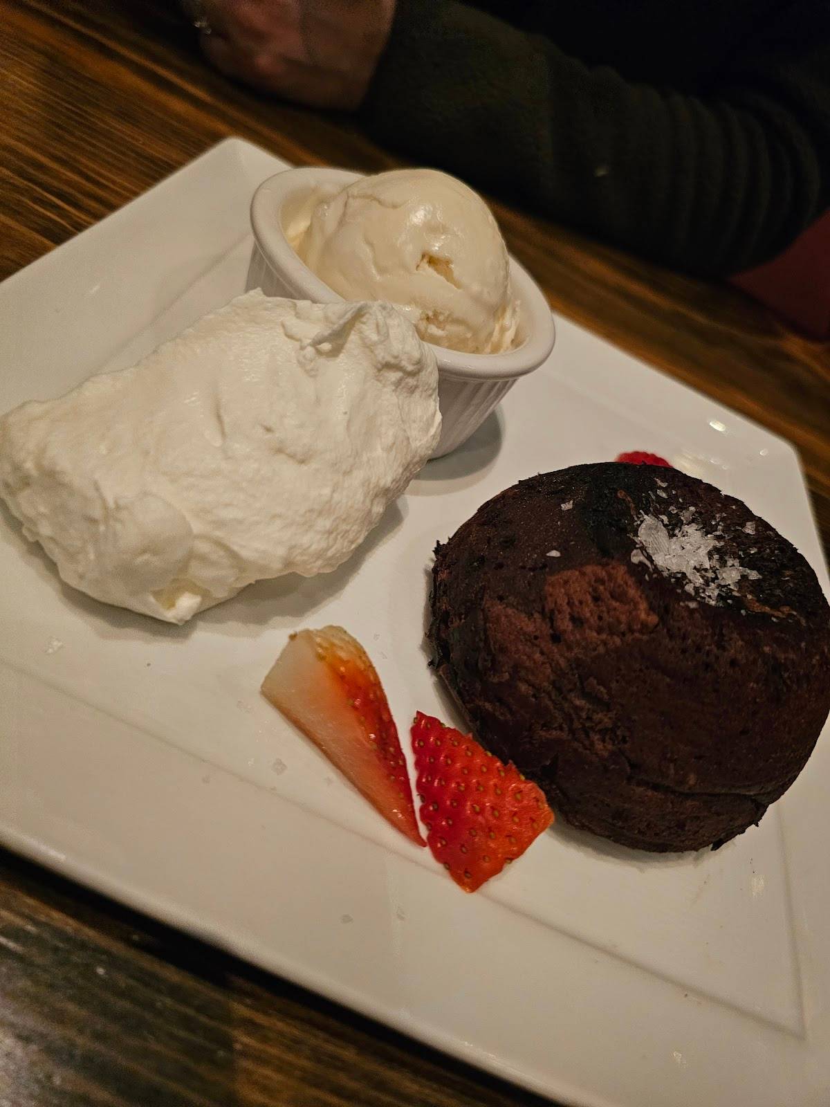 Cracked Pepper Bistro restaurant in Fresno - photo 4