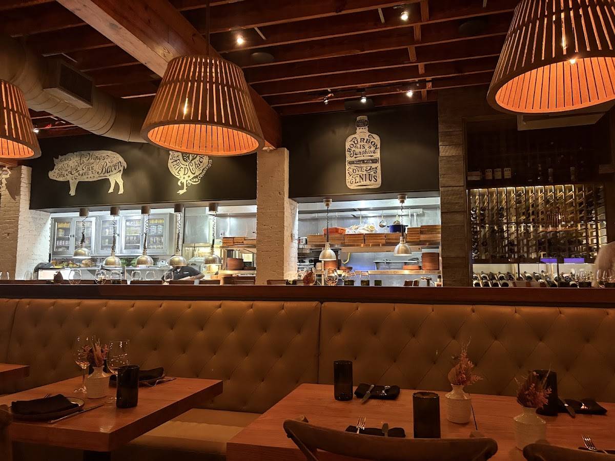 Yardbird Table & Bar restaurant in Miami Beach - photo 5