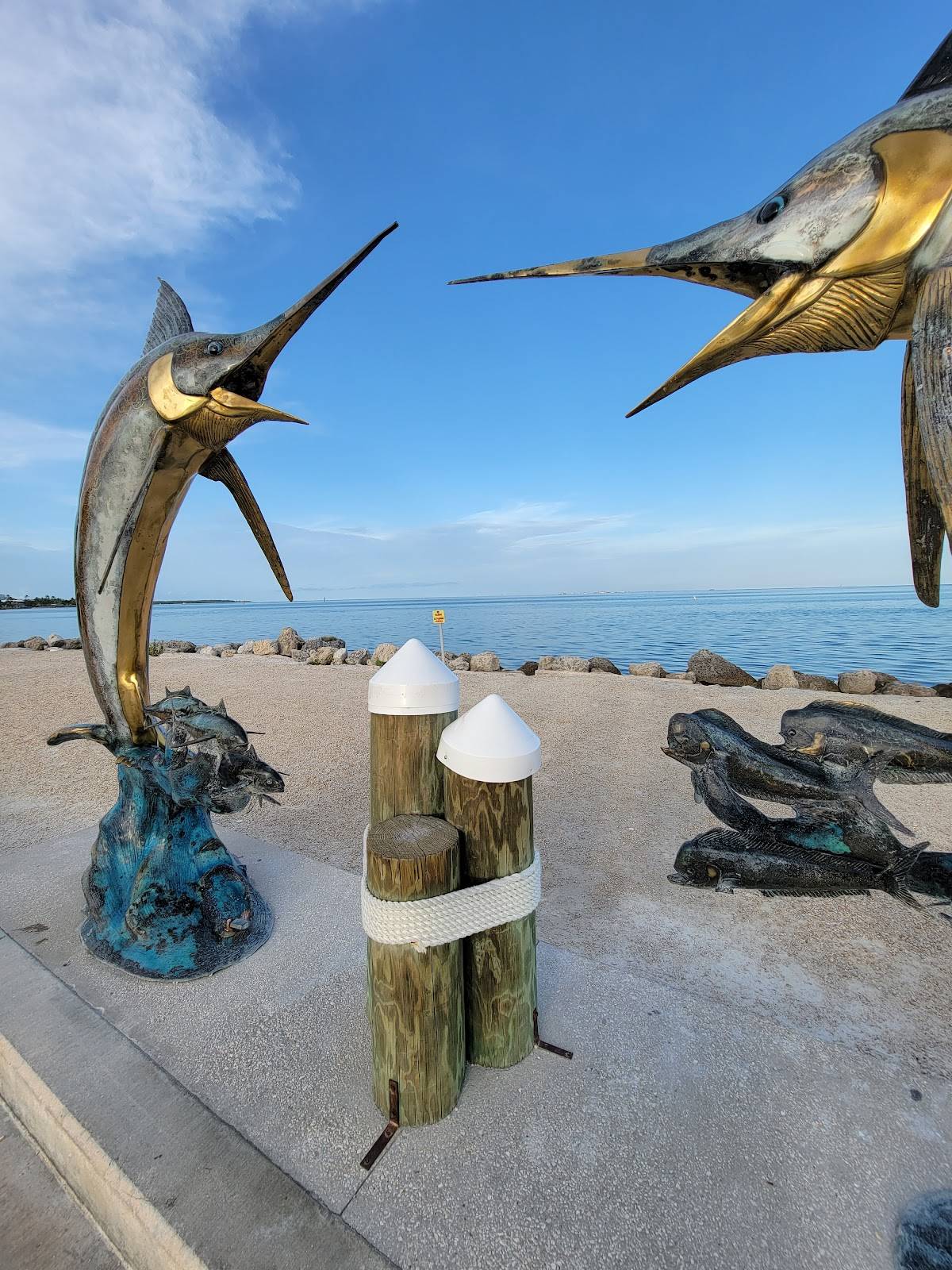Whale Harbor Marina restaurant in Islamorada - photo 2