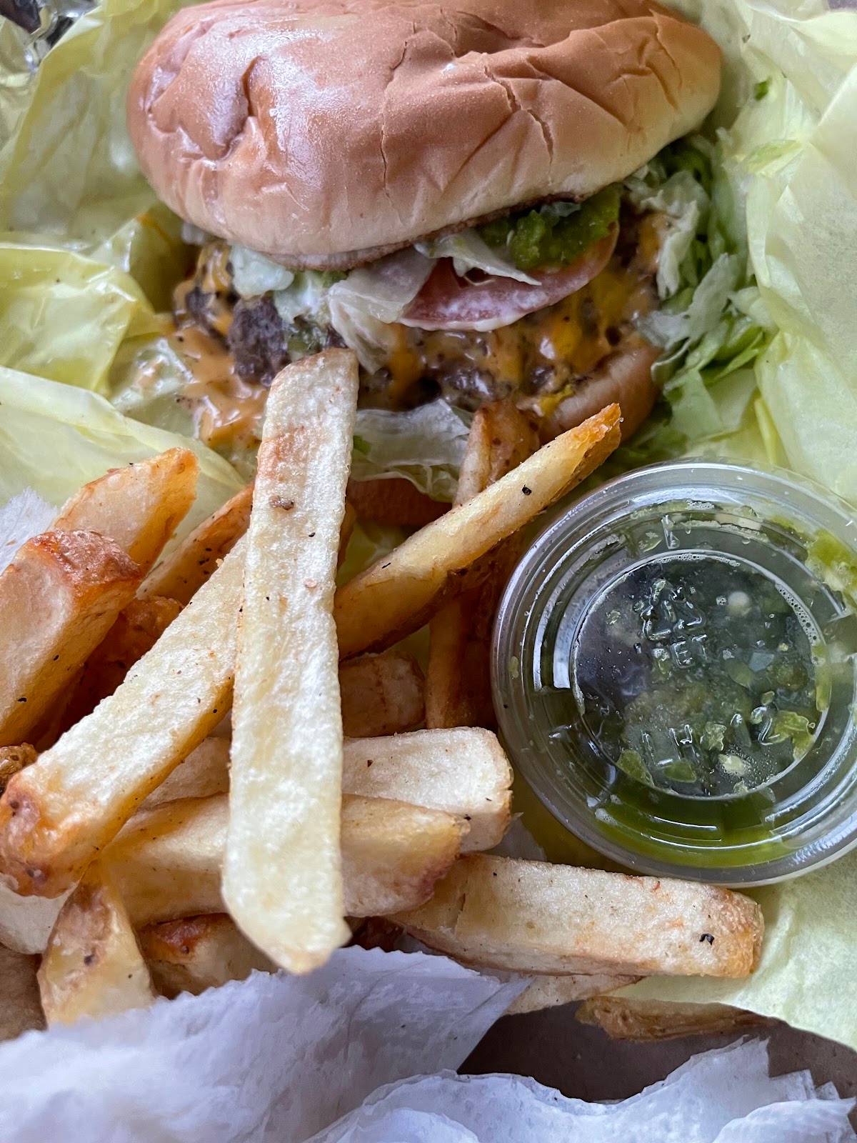 Fresh and Meaty Burgers, Inc. restaurant in Los Angeles - photo 2