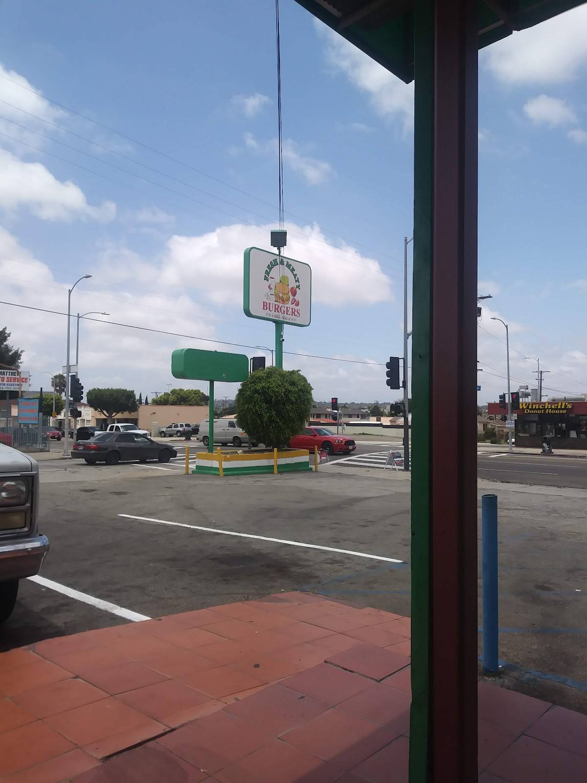 Fresh and Meaty Burgers, Inc. restaurant in Los Angeles - photo 4