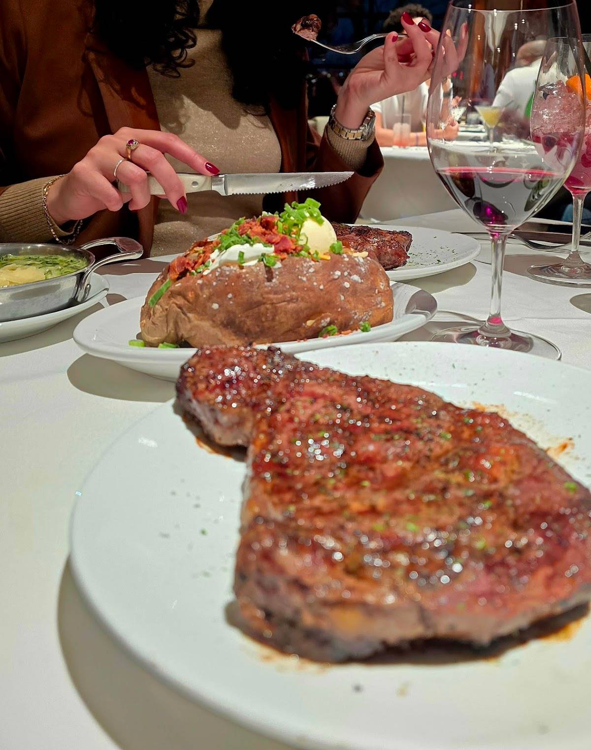 Fleming’s Prime Steakhouse & Wine Bar restaurant in Edgewater - photo 3