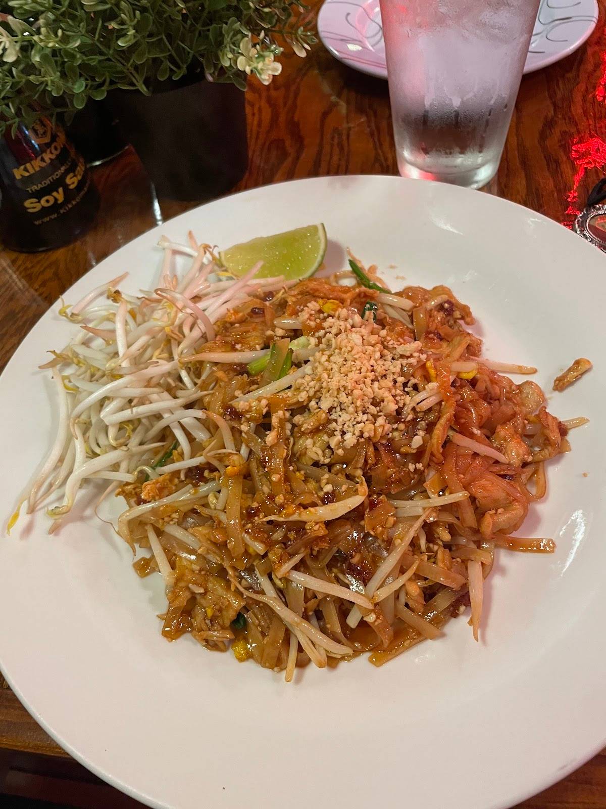 Red Thai & Sushi Restaurant restaurant in Hollywood - photo 5
