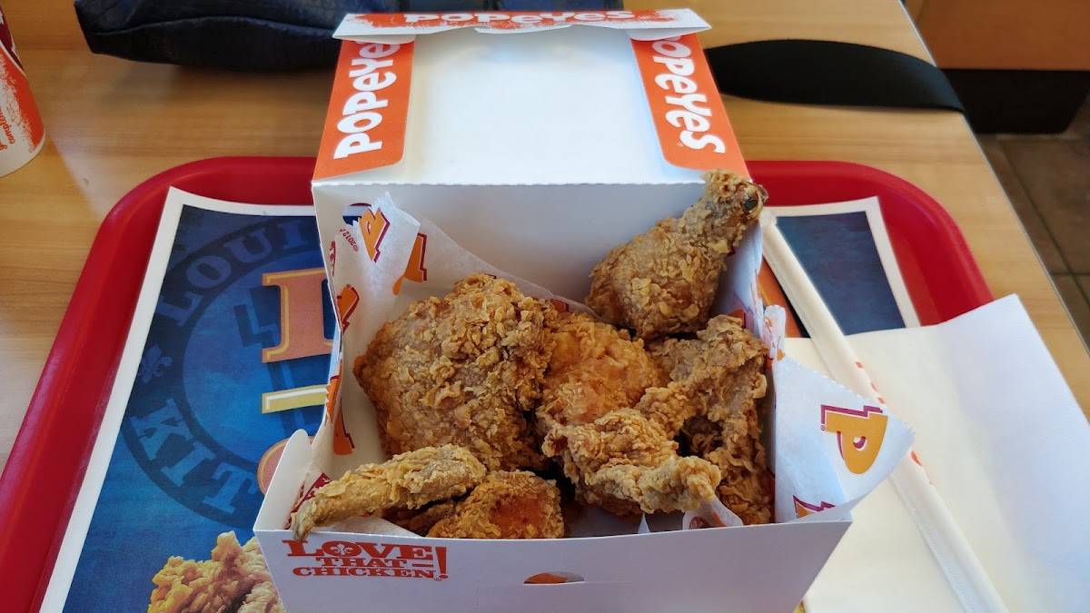 Popeyes Louisiana Kitchen restaurant in Sacramento - photo 5