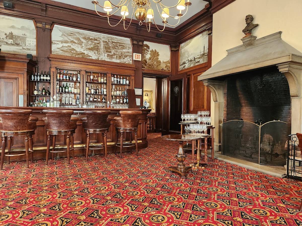The Buffalo Club restaurant in Buffalo - photo 3