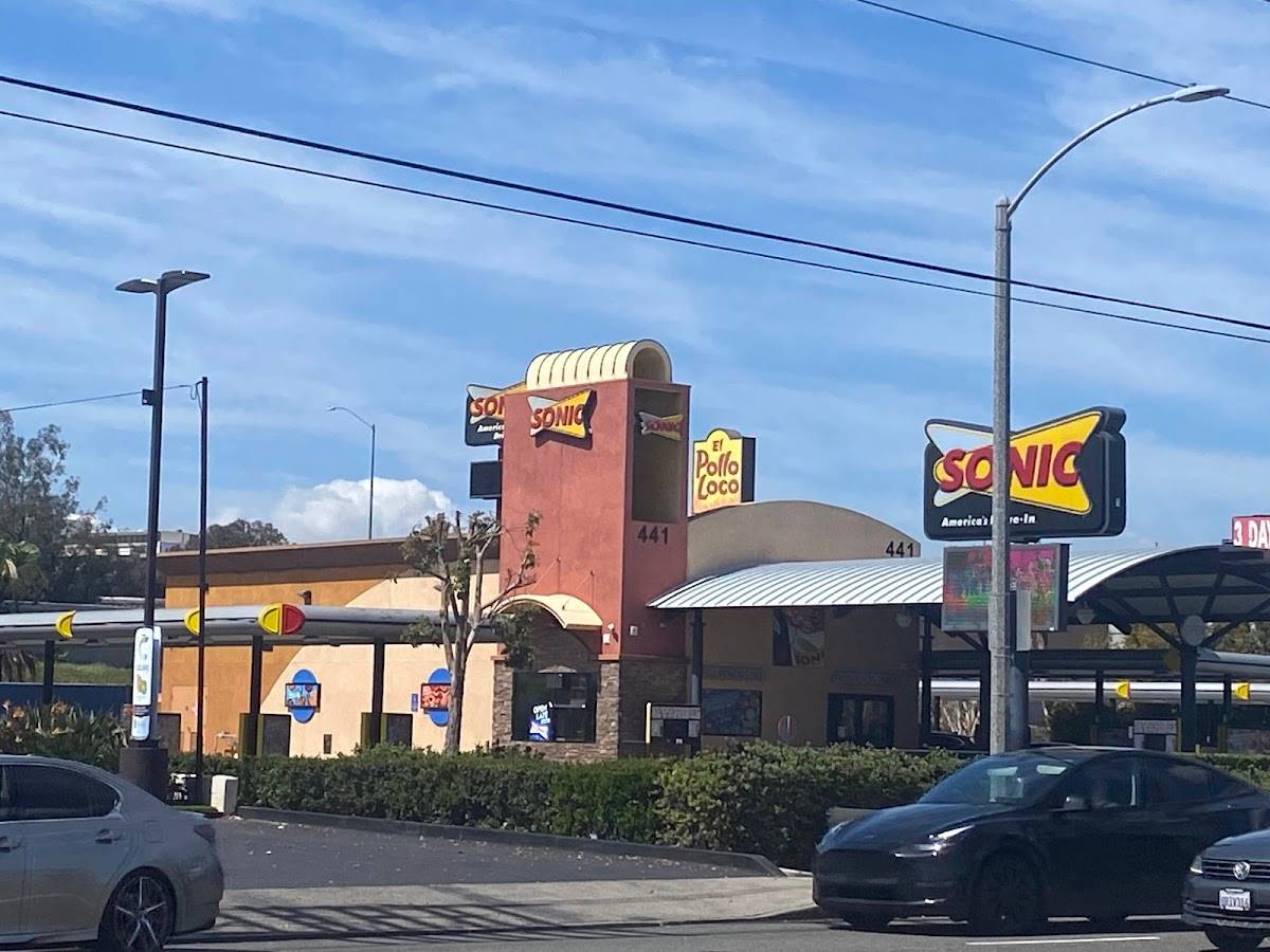 Sonic Drive-In restaurant in Fullerton - photo 3