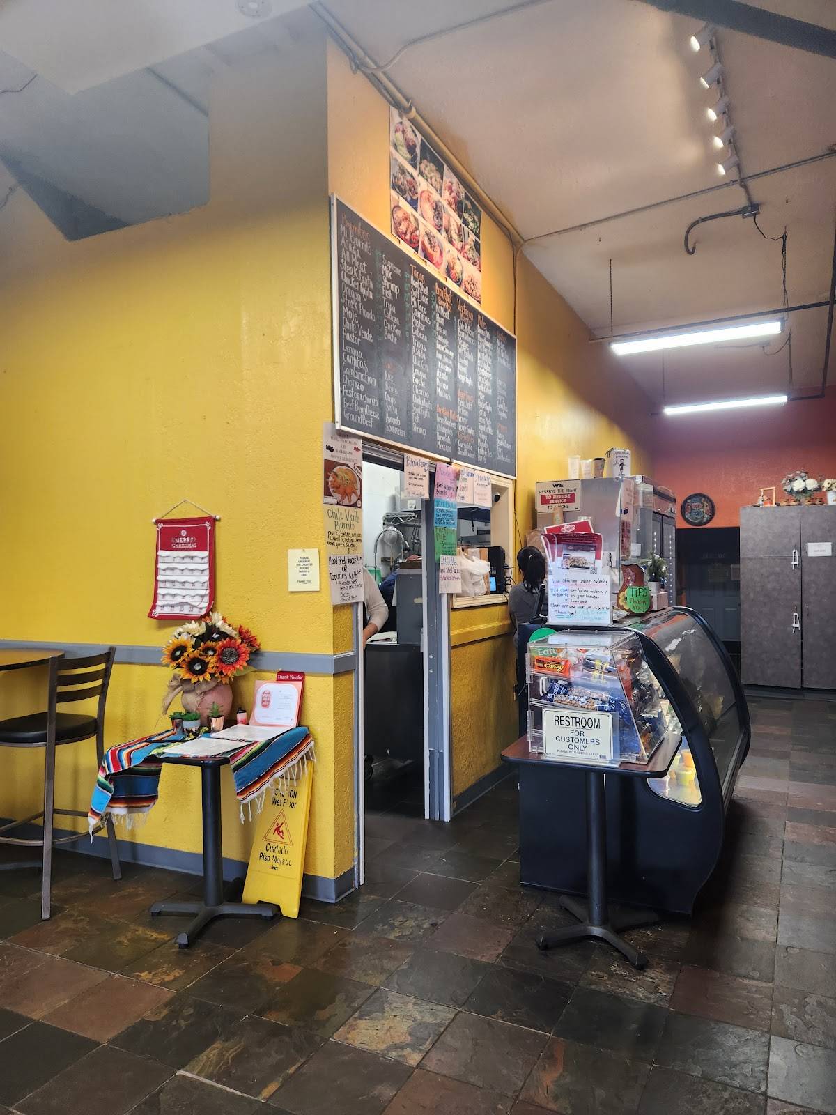 Mi Burrito Authentic Mexican Food restaurant in Portland - photo 5