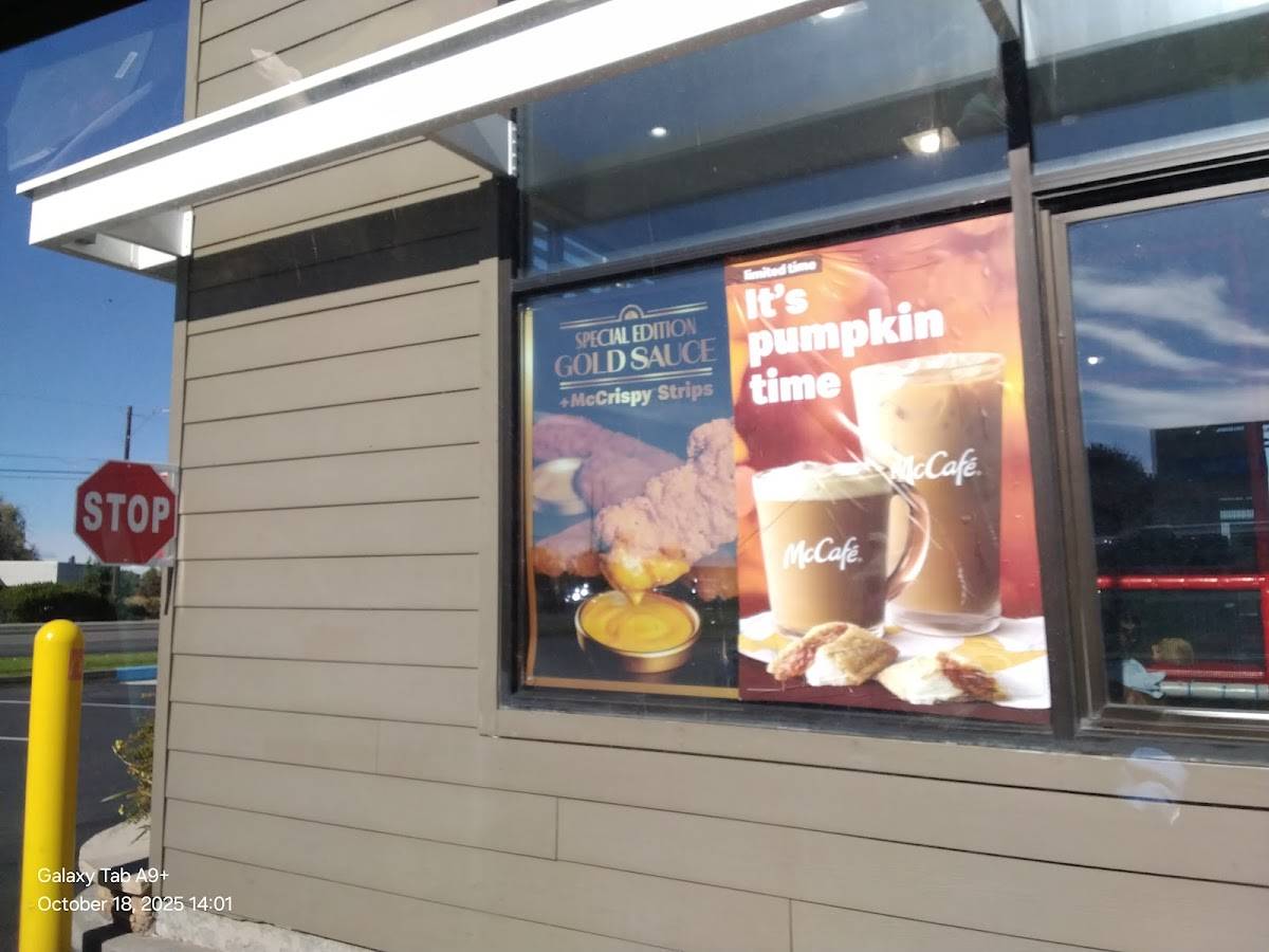 McDonald's restaurant in Redmond - photo 5