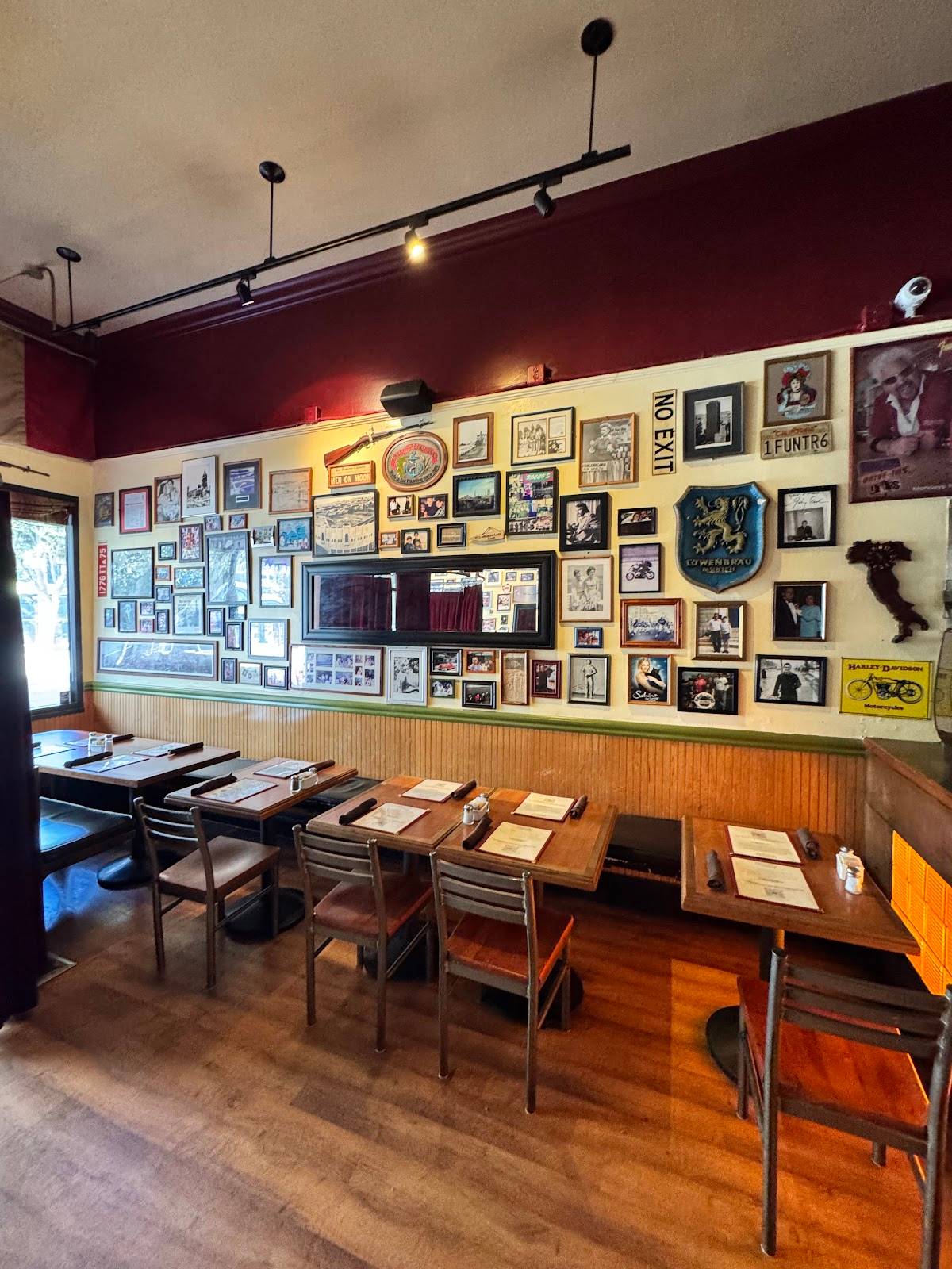 Rocco's Cafe restaurant in San Francisco - photo 3