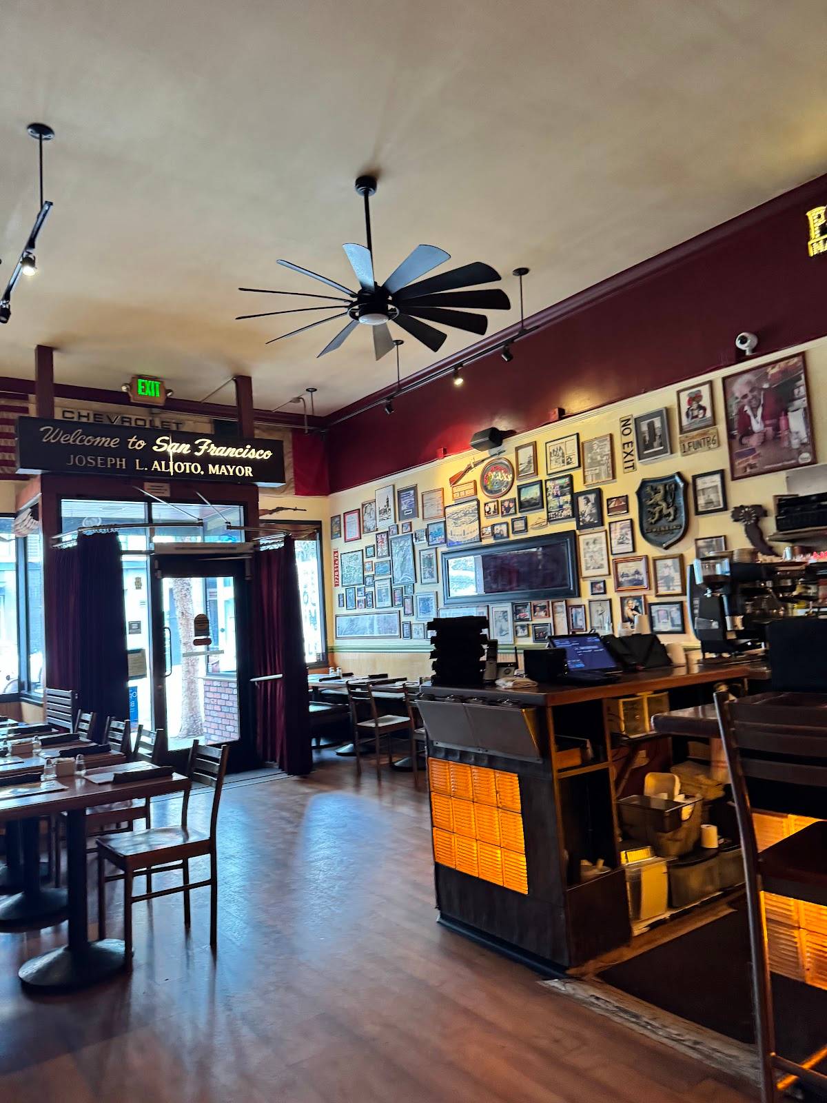 Rocco's Cafe restaurant in San Francisco - photo 4