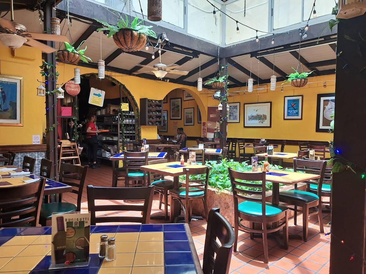El Patio De Sam restaurant in San Juan - photo 3