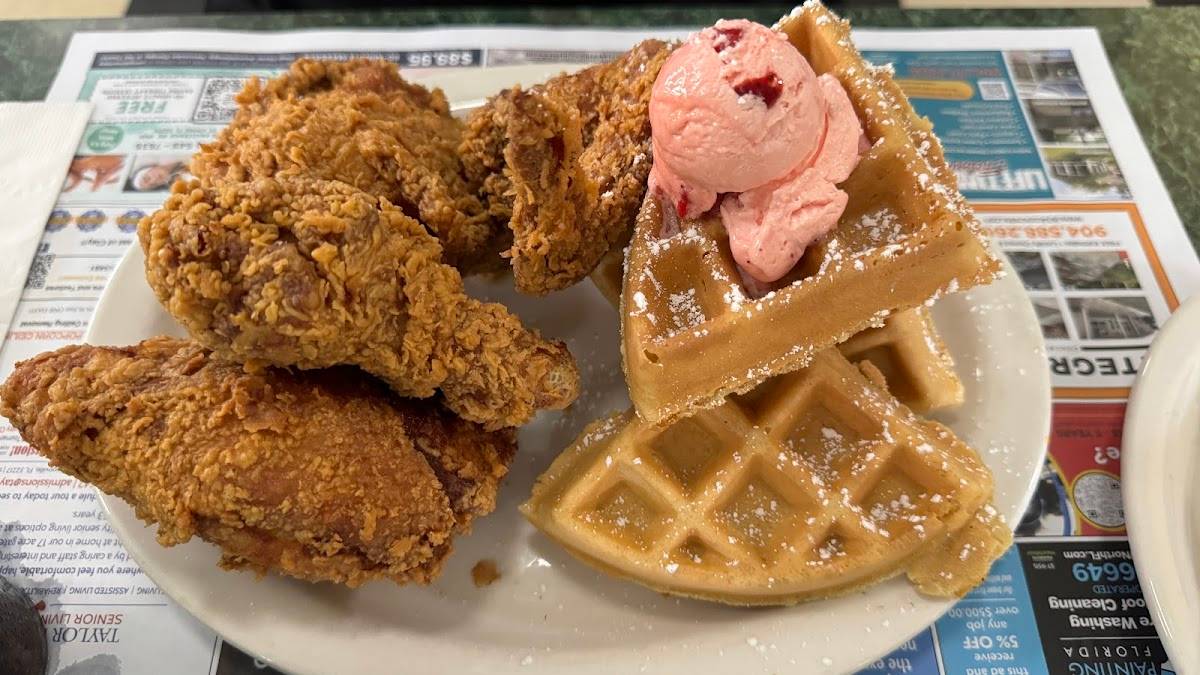 Metro Diner restaurant in Jacksonville - photo 4