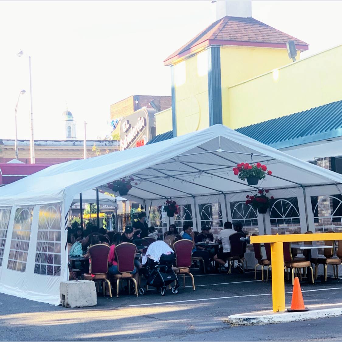 El Salvadoreño Restaurant