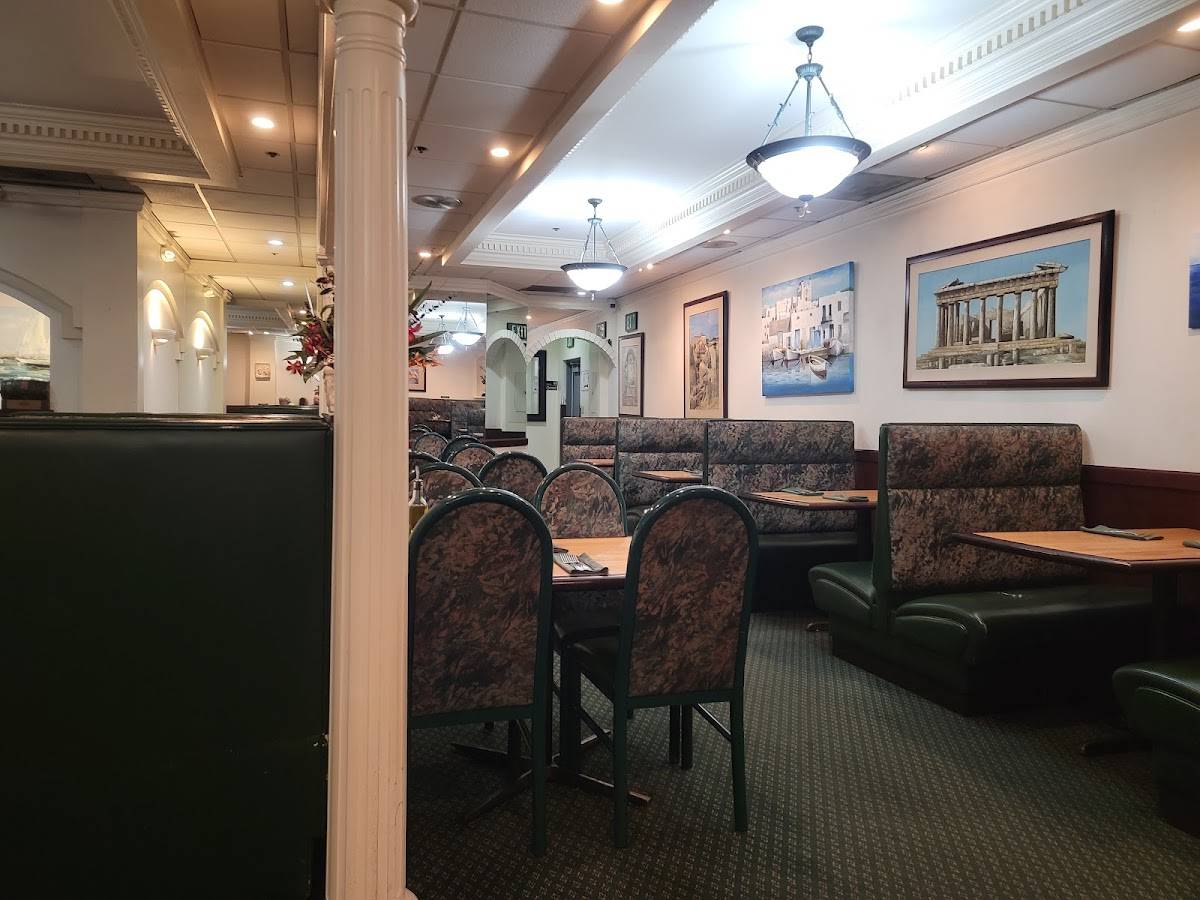 Pizza Plaza restaurant in Anchorage - photo 5