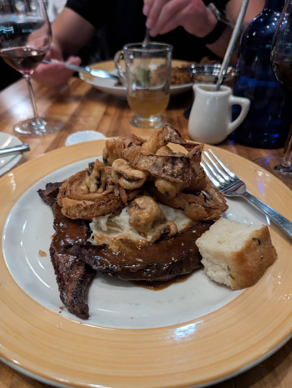 Zinc Wine Bar & Bistro restaurant in Albuquerque - photo 4