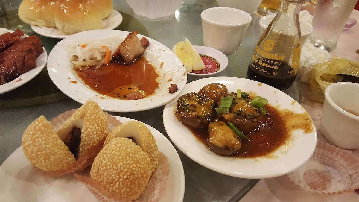 Golden Dragon Restaurant restaurant in Los Angeles - photo 3