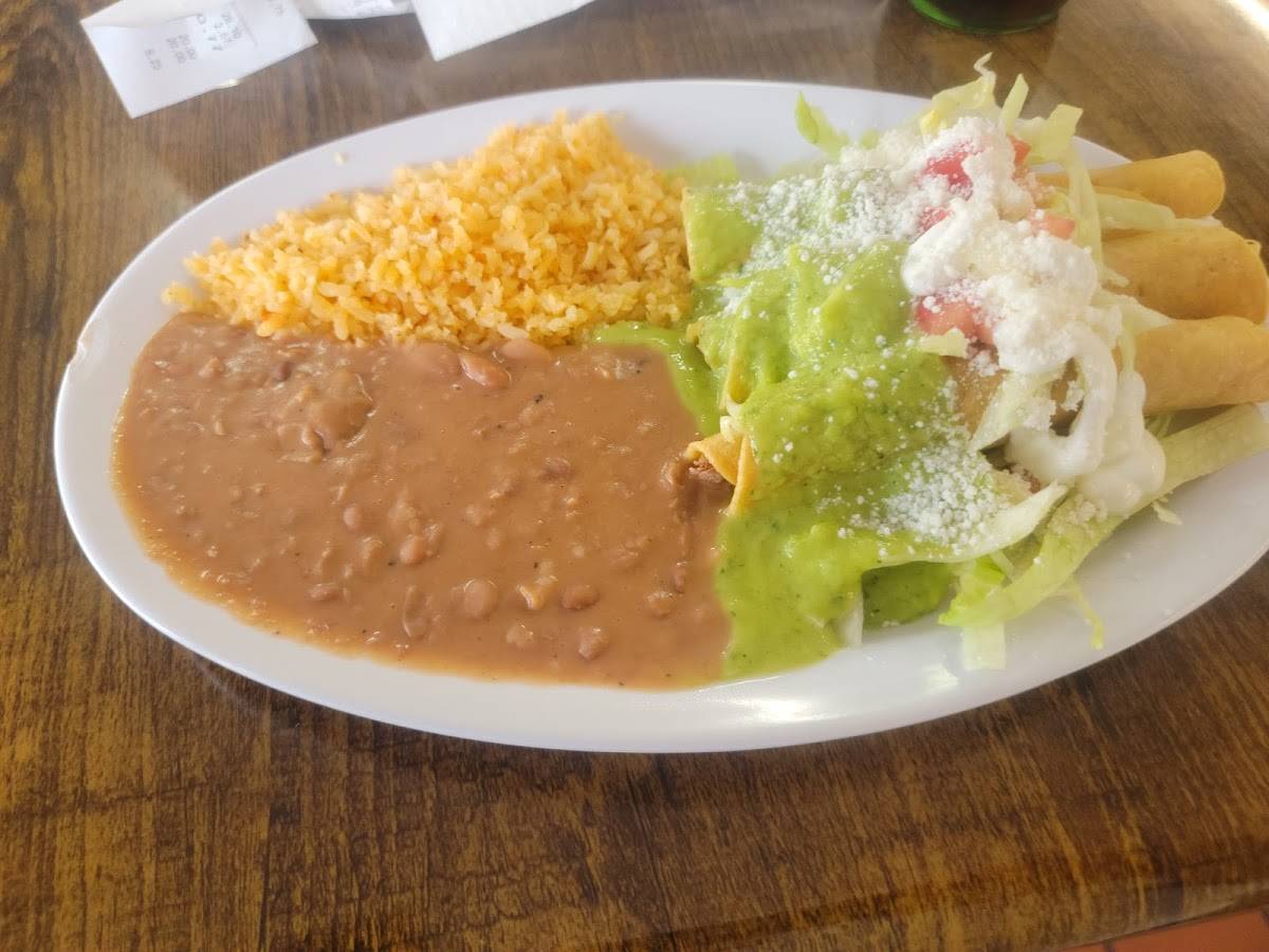 Que Ricos Fresh Mexican Kitchen restaurant in Los Angeles - photo 2
