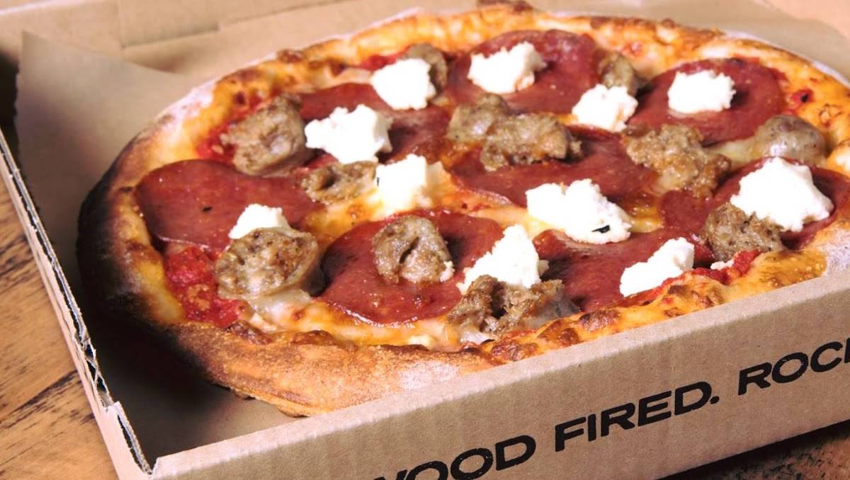 The Rock Wood Fired Pizza restaurant in Lynnwood - photo 2