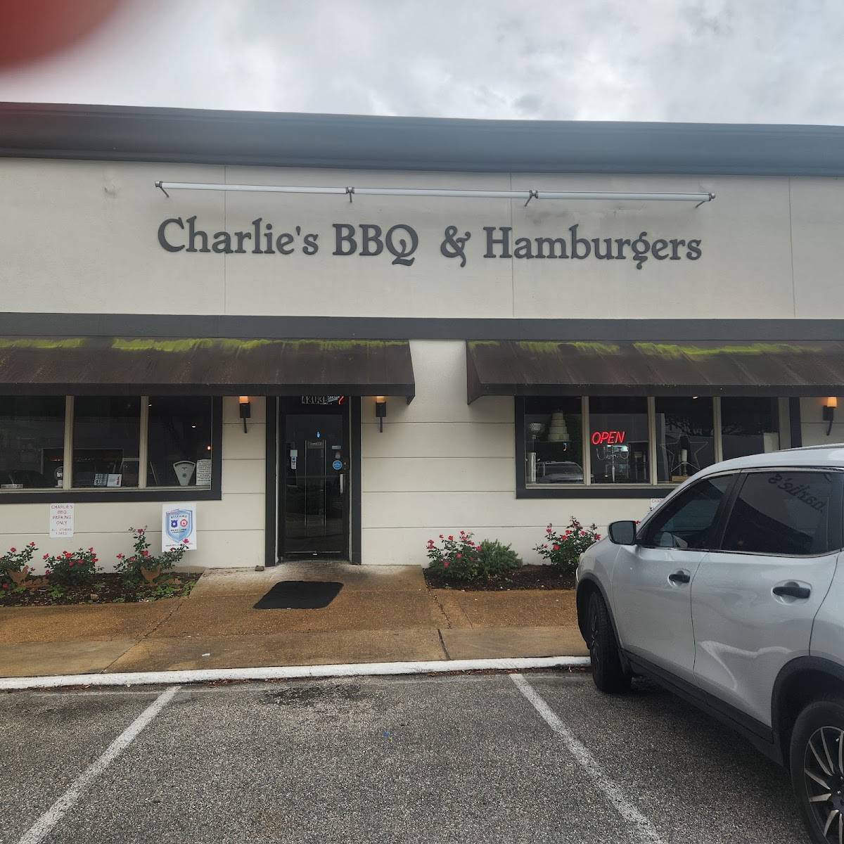 Charlie's BBQ - Photo 4