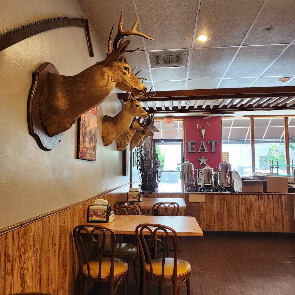 Charlie's BBQ - Photo 5