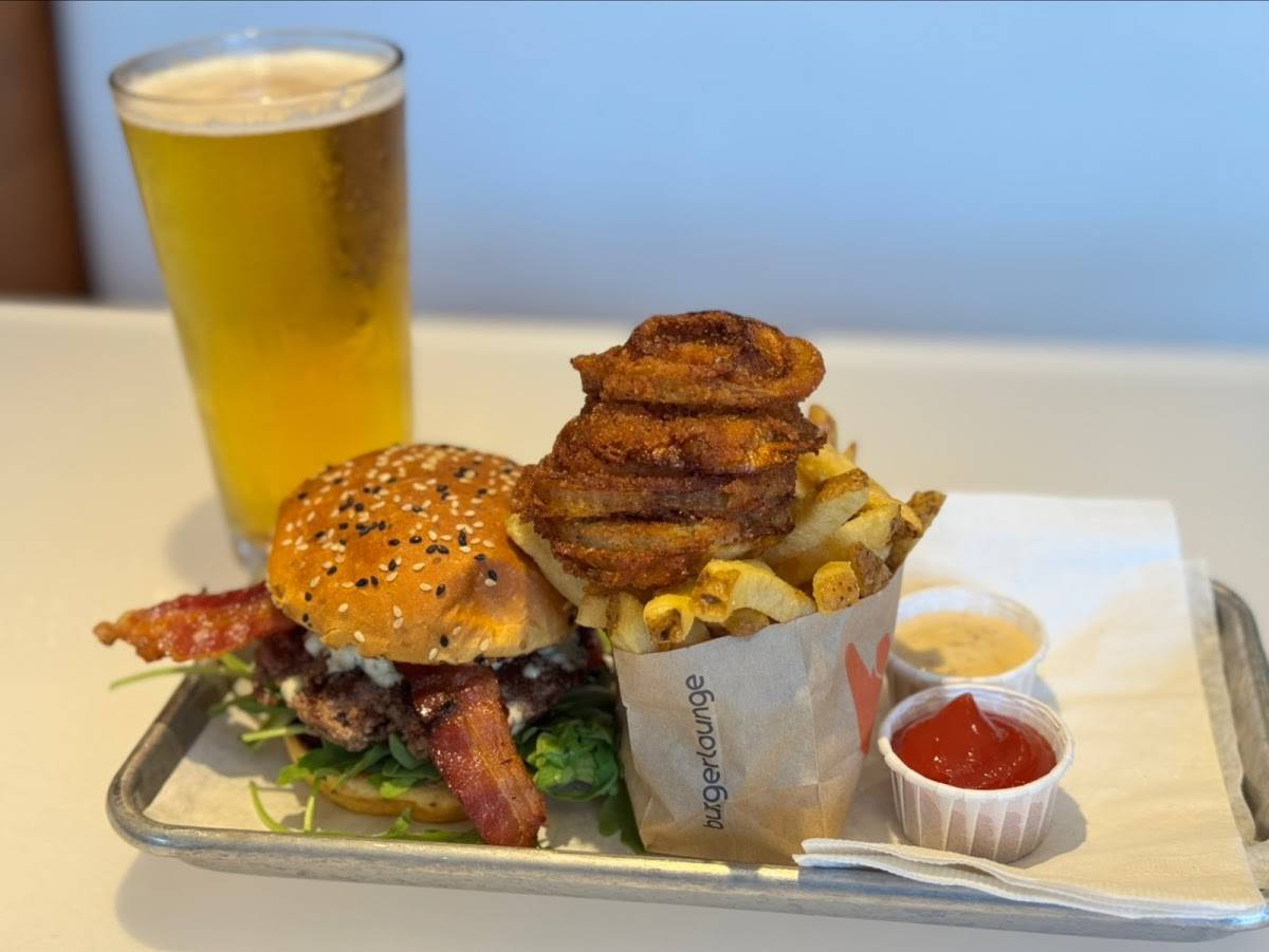 Burger Lounge restaurant in San Diego - photo 3