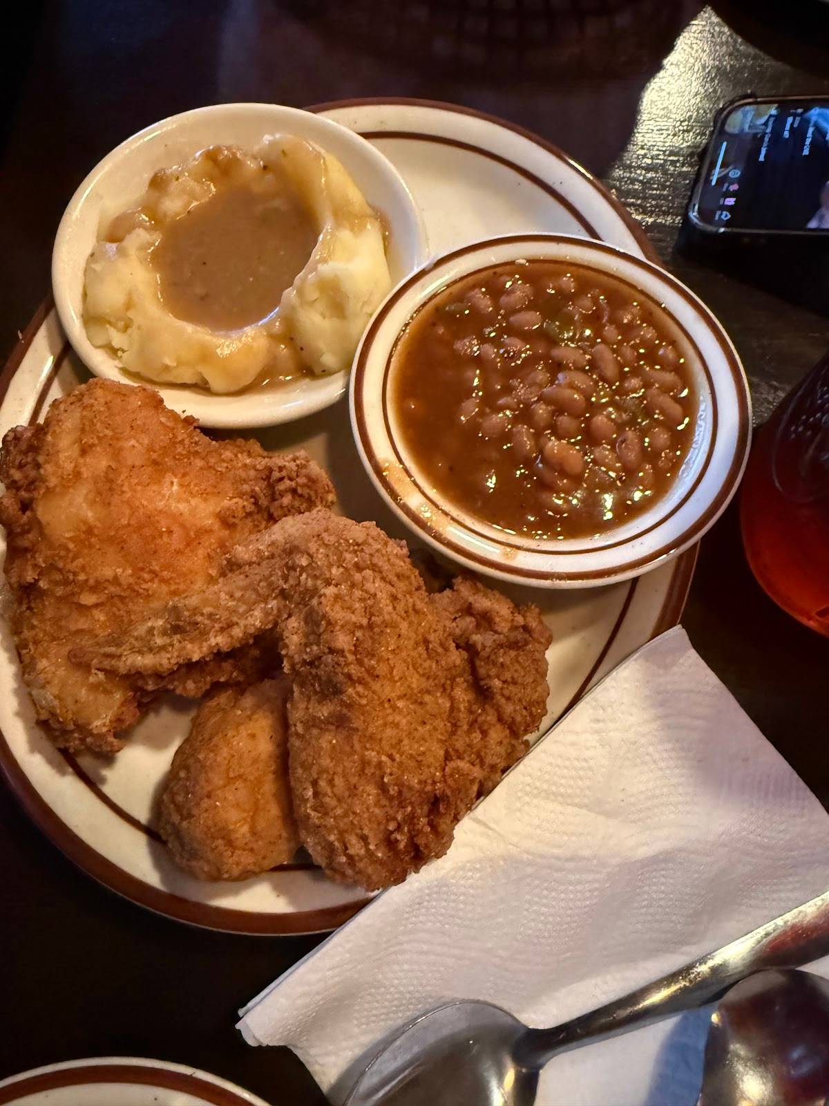 M&M's Southern Café restaurant in Sparks - photo 4