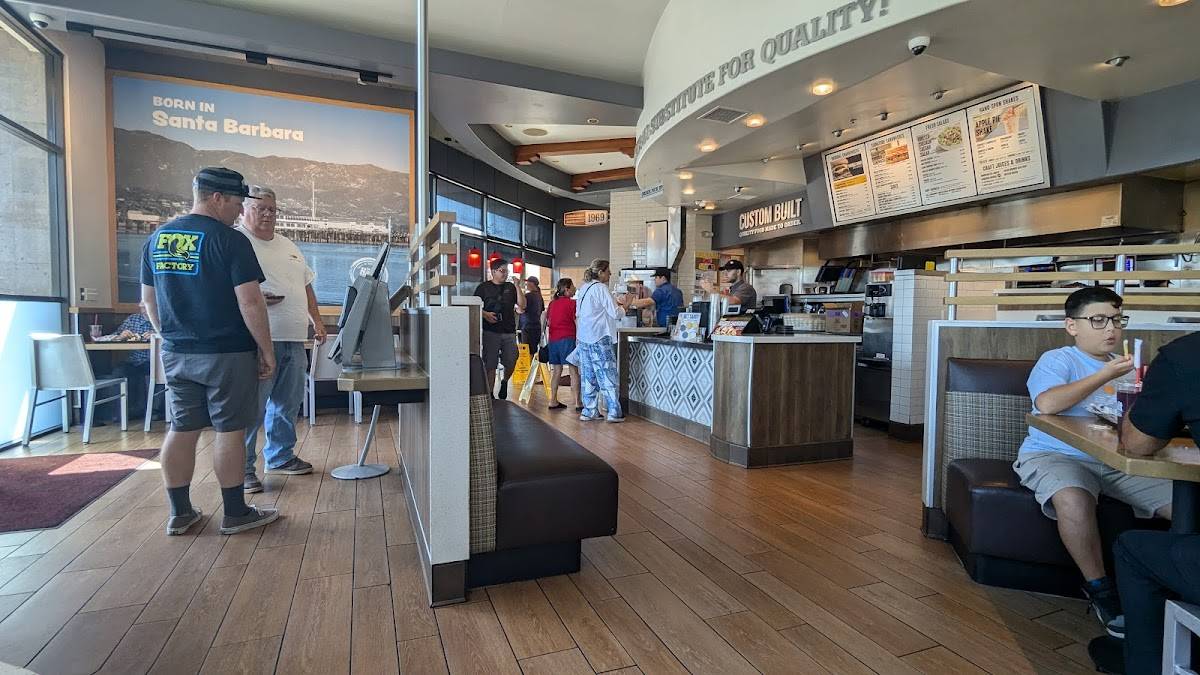Habit Burger & Grill restaurant in Glendale - photo 3