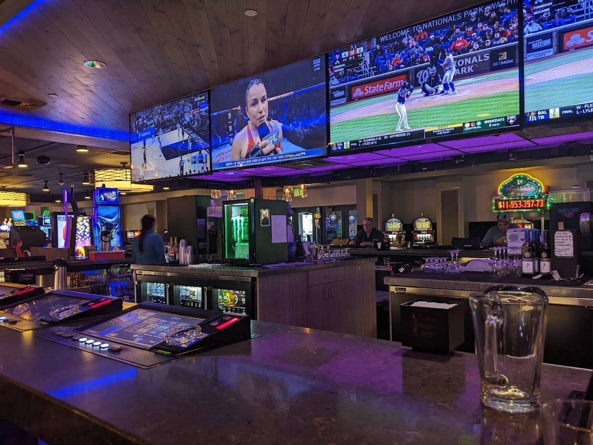 Hobey's Casino & Restaurants restaurant in Sun Valley - photo 2