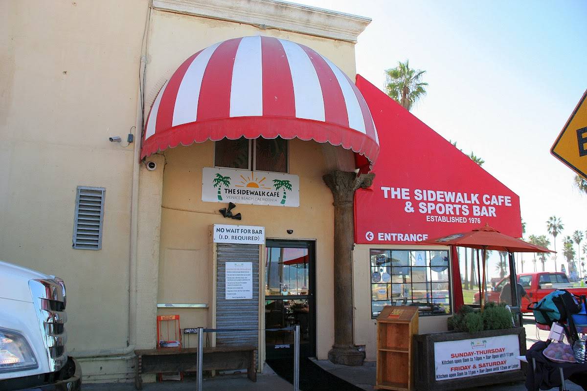 The Sidewalk Cafe restaurant in Los Angeles - main photo