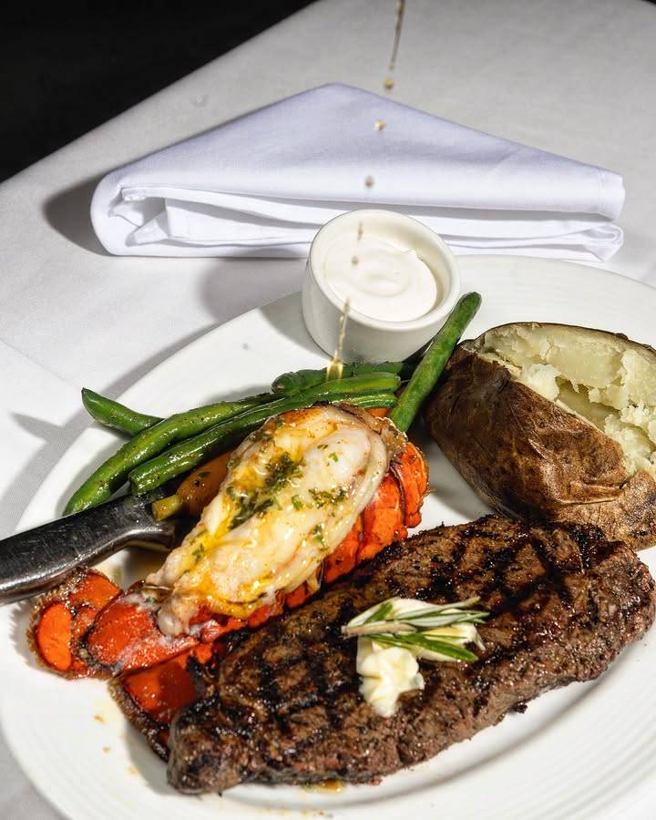 John's Grill restaurant in San Francisco - photo 4