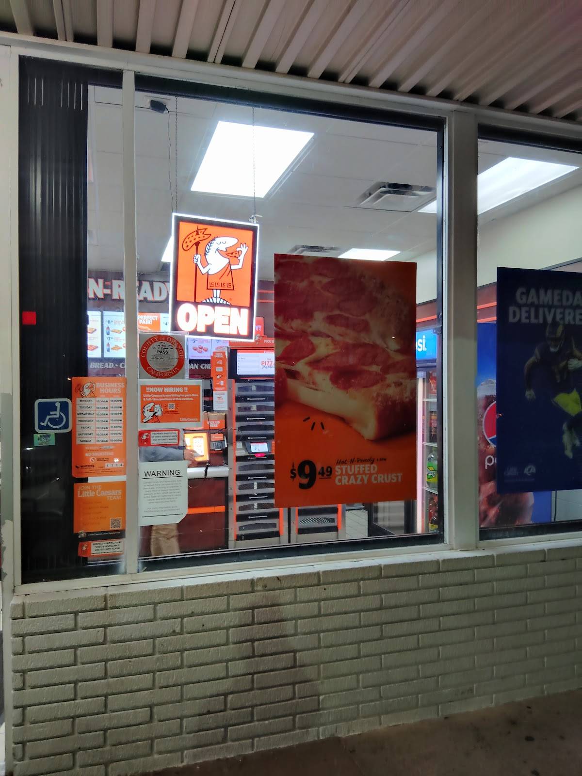Little Caesars Pizza restaurant in Placentia - photo 3