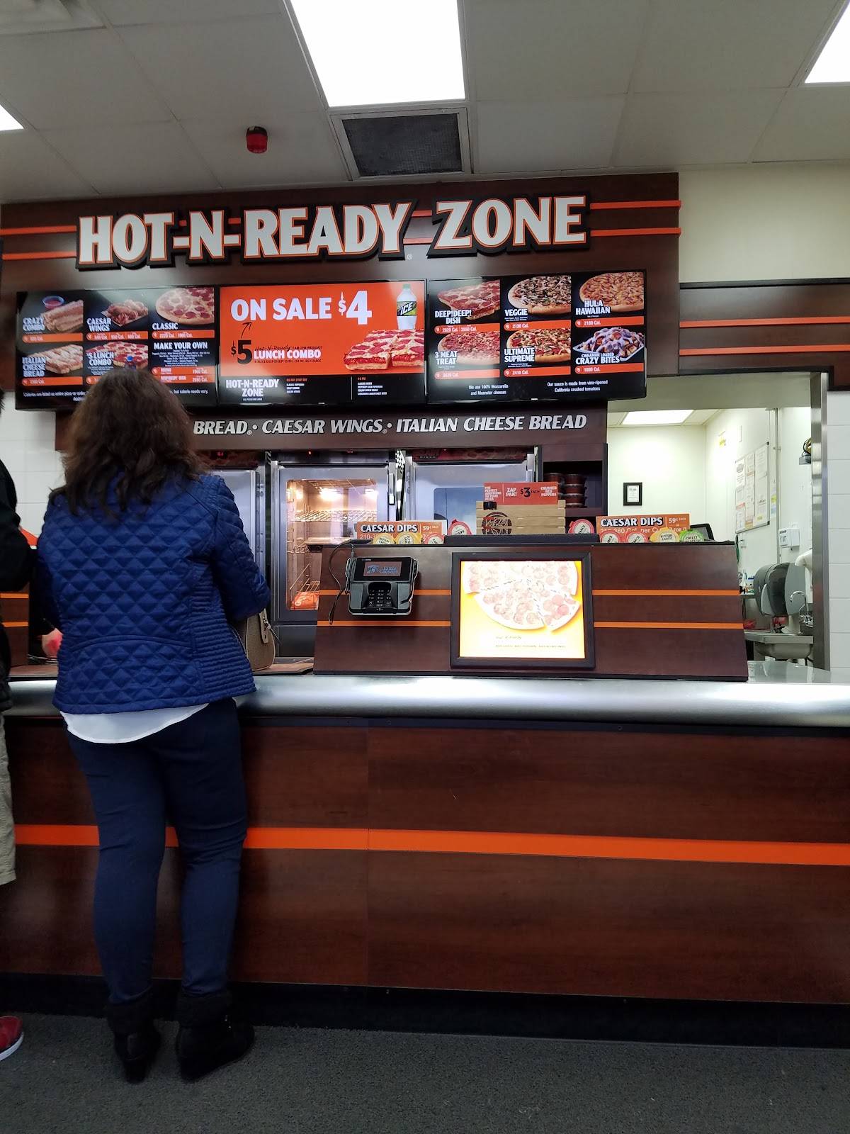 Little Caesars Pizza restaurant in Placentia - photo 4