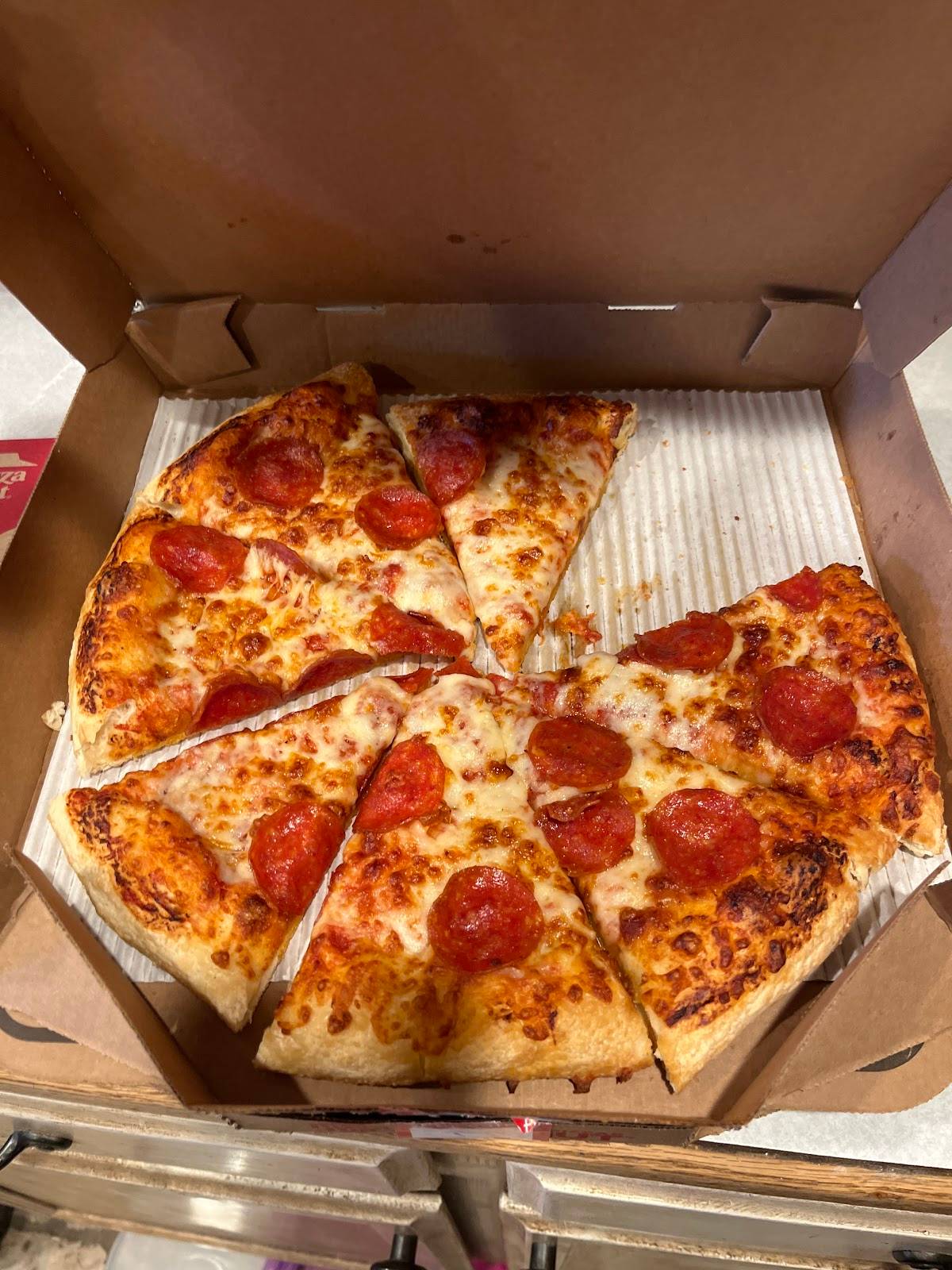 Pizza Hut restaurant in Prineville - photo 3