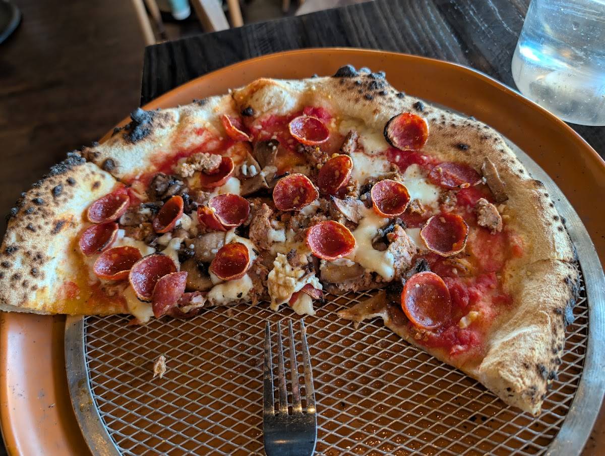 Dough Pizzeria Napoletana restaurant in San Antonio - photo 4