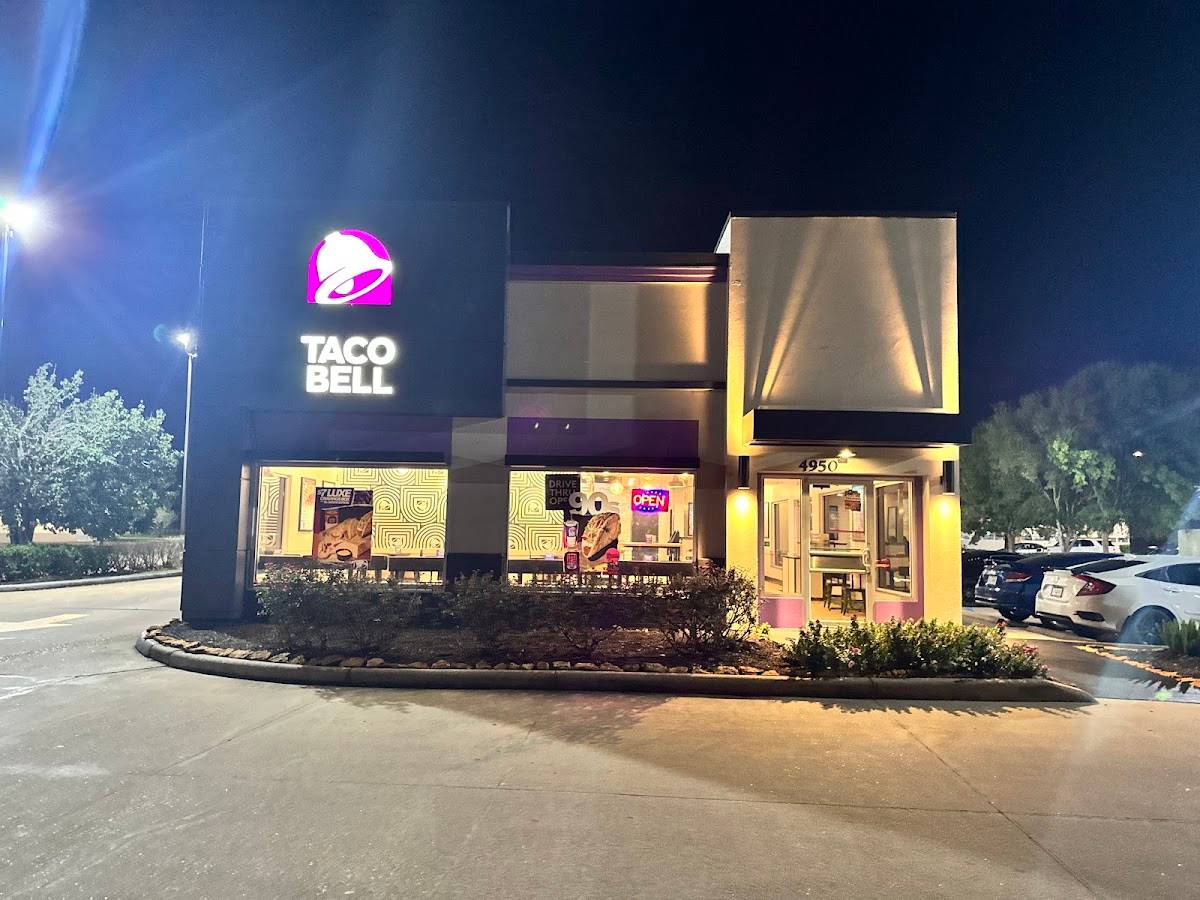 KFC restaurant in Sugar Land - photo 4