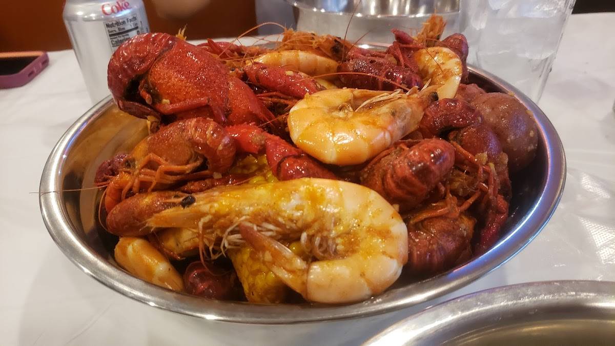 King Crawfish & Noodle House restaurant in Houston - photo 2