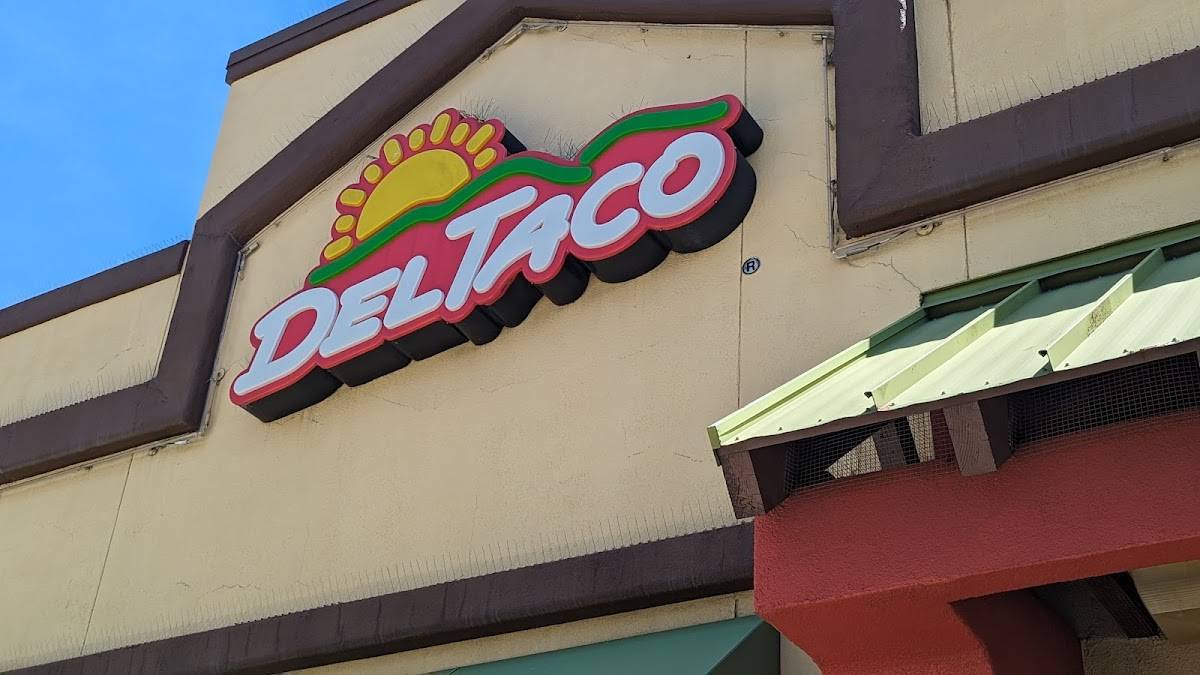 Del Taco restaurant in Reno - photo 4