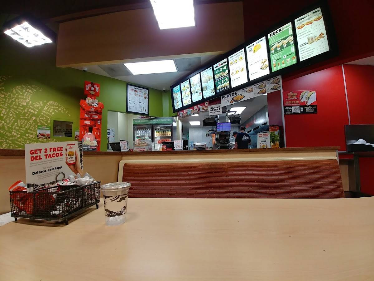 Del Taco restaurant in Reno - photo 5