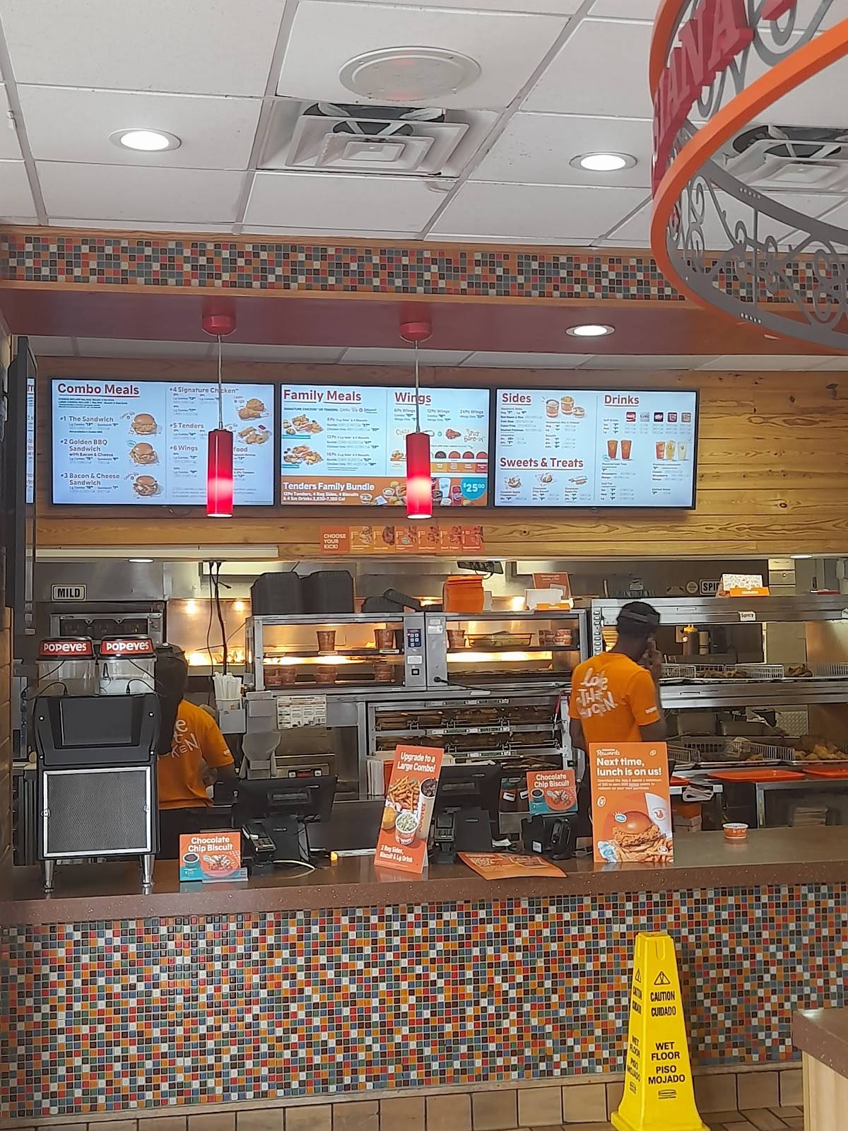Popeyes Louisiana Kitchen restaurant in Miami - photo 5