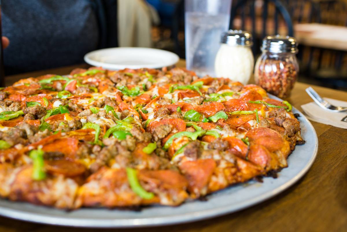 Abby's Legendary Pizza restaurant in Redmond - photo 2