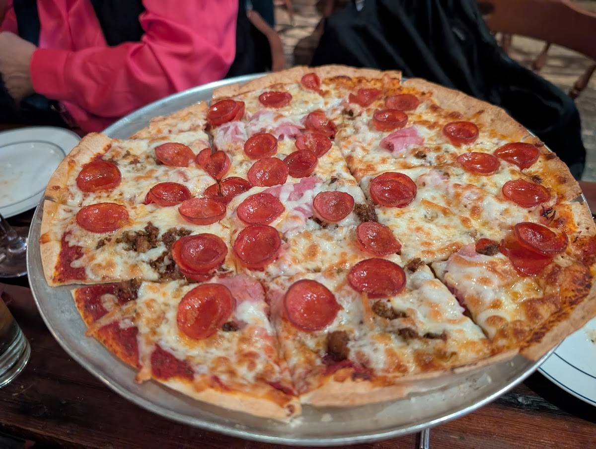 Eno's Pizza Tavern restaurant in Dallas - photo 5